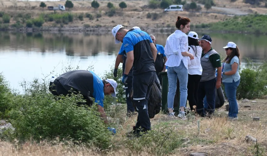 500 gönüllü Bağ Yolu Gölet temizliğinde buluştu
