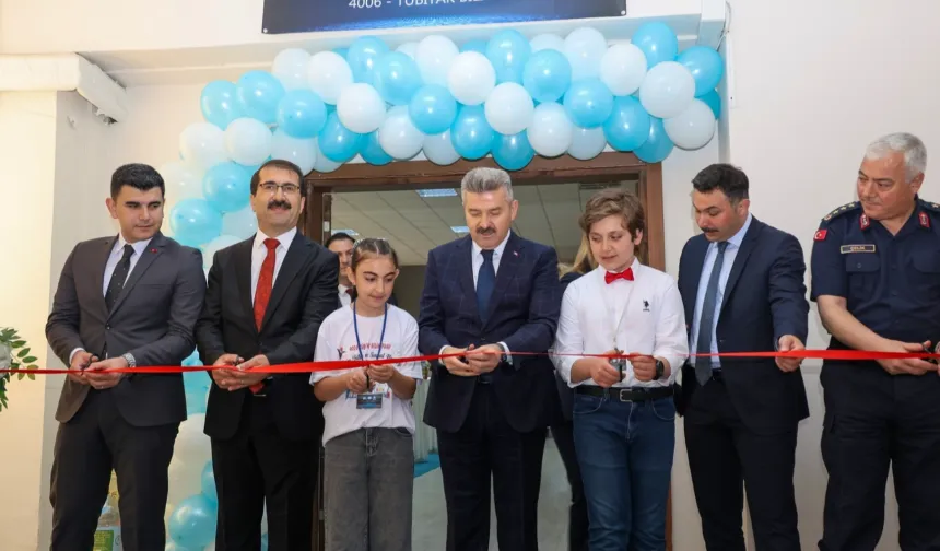 Artvin'de TÜBİTAK 4006 Bilim Fuarı açıldı