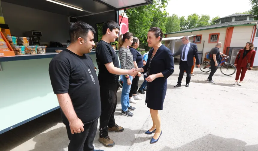 Başkan Sengel, Efes Selçuk'un engelsiz gençleriyle