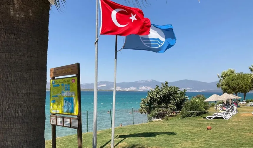 Denizlerimiz gururla dalgalanıyor! Türkiye Mavi Bayrakta ilk 3’te!