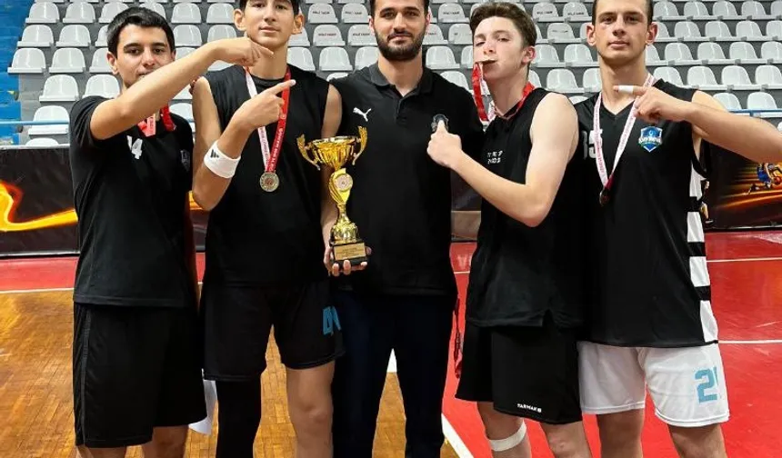 Kocaeli Çayırova’nın genç basketbolcuları il şampiyonu oldu