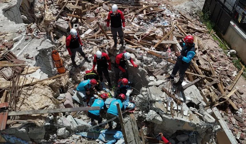 Kocaeli'deki deprem tatbikatı gerçeği aratmadı