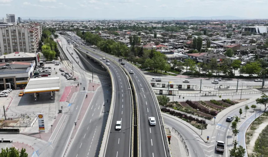Konya'nın en yoğun kavşağında yeni asfalt