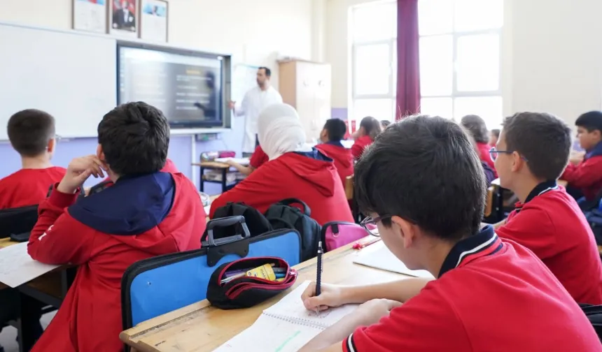 Çoklu yabancı dil modeli 81 ilde genişliyor... Ortaokulun tüm sınıflarında