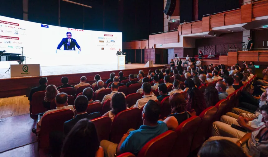 İzmir'de 'mükemmelliği arayış' sempozyumu