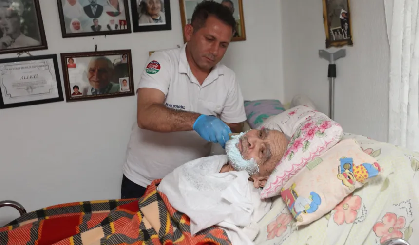 Muğla'da evde bakım hizmetiyle bayram sevinci kapıya geldi