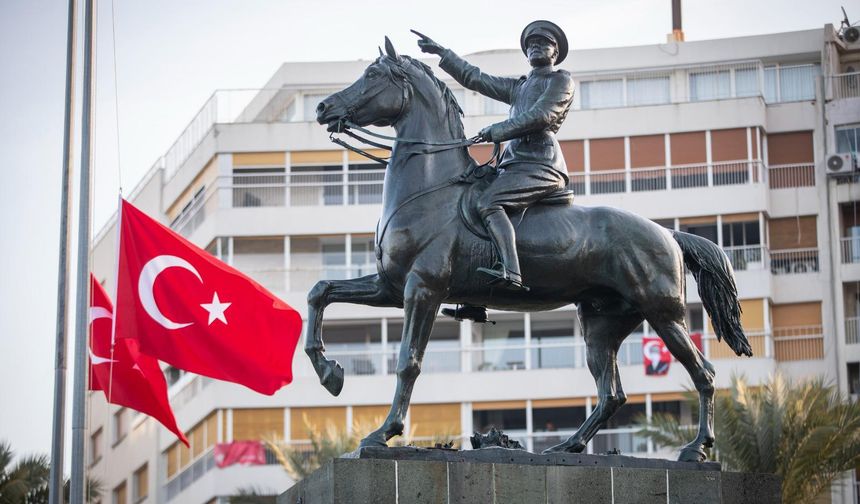 İzmirliler Ata’ya Saygı Yürüyüşü’nde buluşacak