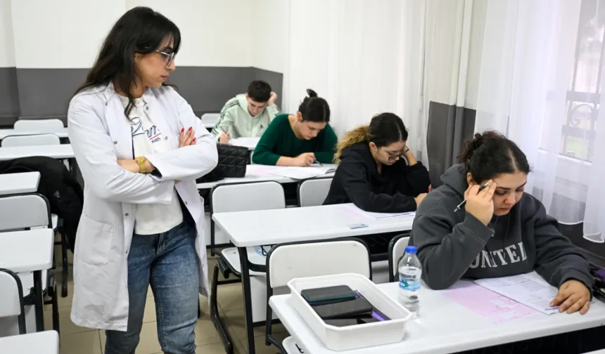 Bornova BELGEM'de deneme sınavı heyecanı