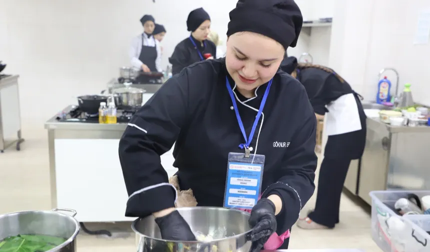 Geleceğin şefleri Bursa'da 'Anne Reçeteleri' ile yarıştı