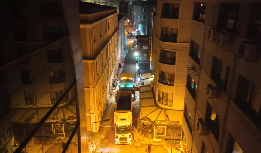 Alsancak'ta altyapısı tamamlanan sokaklar asfaltlanıyor