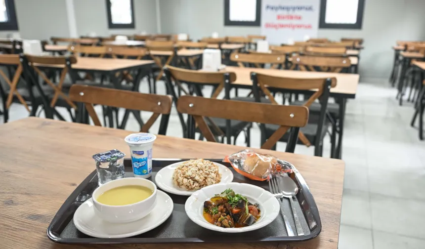 Bornova'da Kent Lokantası'nda dayanışma sofrası büyüyor