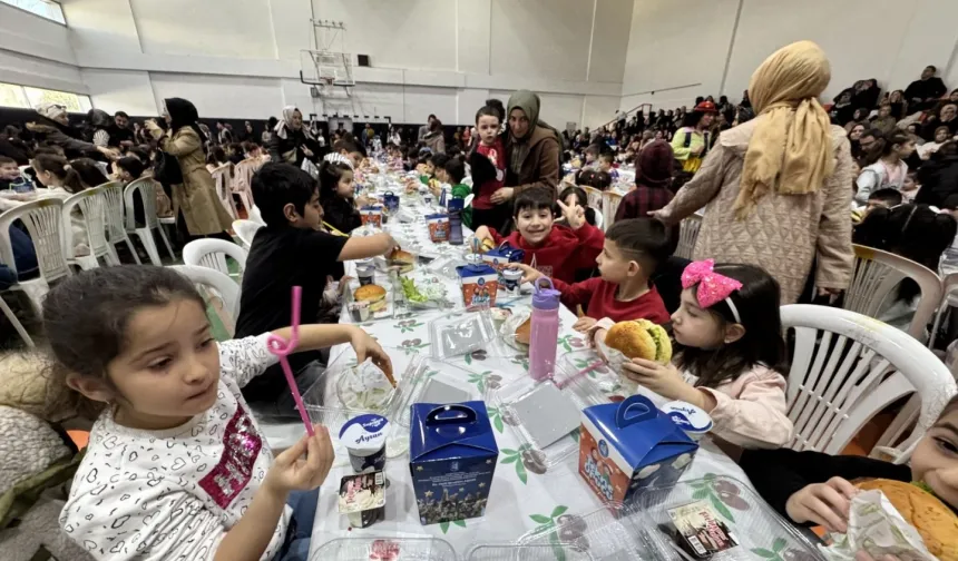 Çorum Belediyesi'nden çocuklara özel tekne orucu iftarı