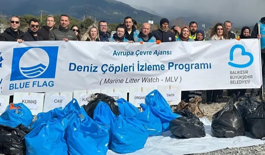 Deniz Çöpleri İzleme Programı'nda Balıkesir Altınkum'da temizlik