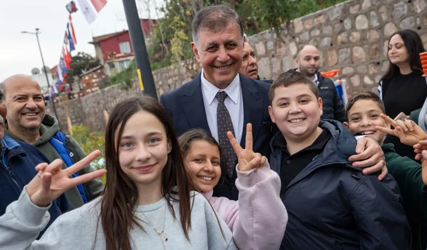 İzmir, çocuk dostu kent politikalarıyla Türkiye'ye örnek oldu