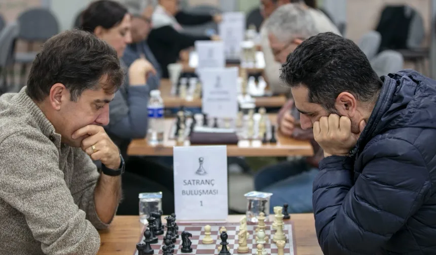 İzmir Güzelbahçe'de satranç turnuvası düzenlendi
