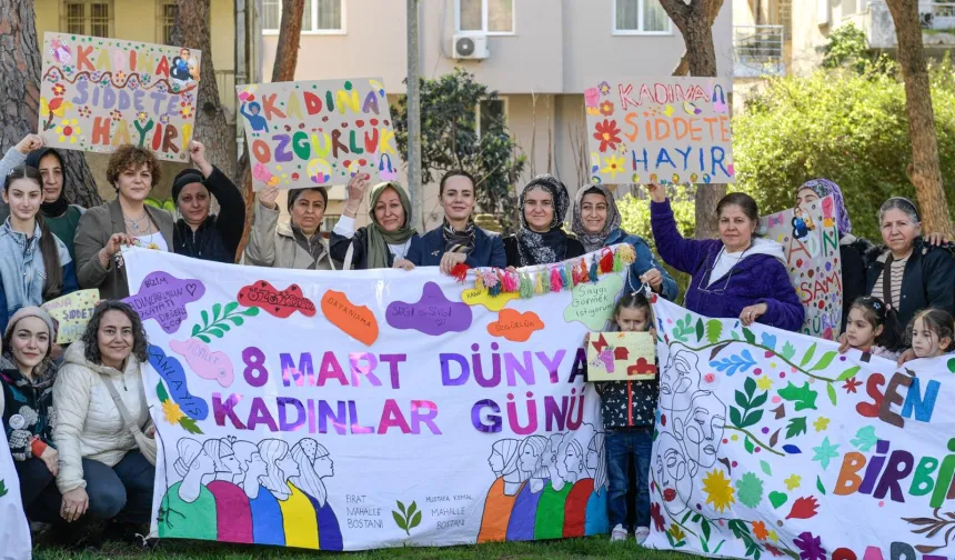 İzmir'de 8 Mart dayanışma noktaları kadınlarla buluştu