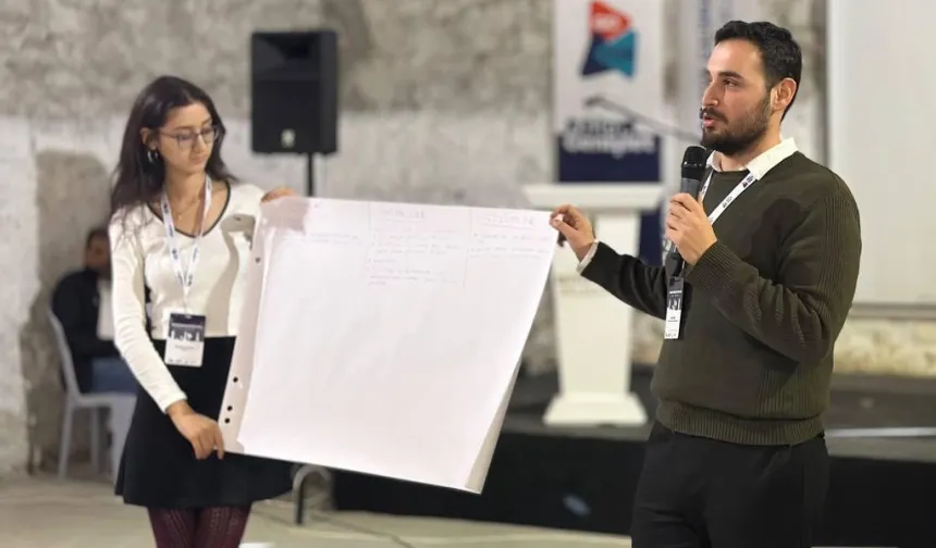 İzmir'de gençlerden kent yönetimine doğrudan katılım