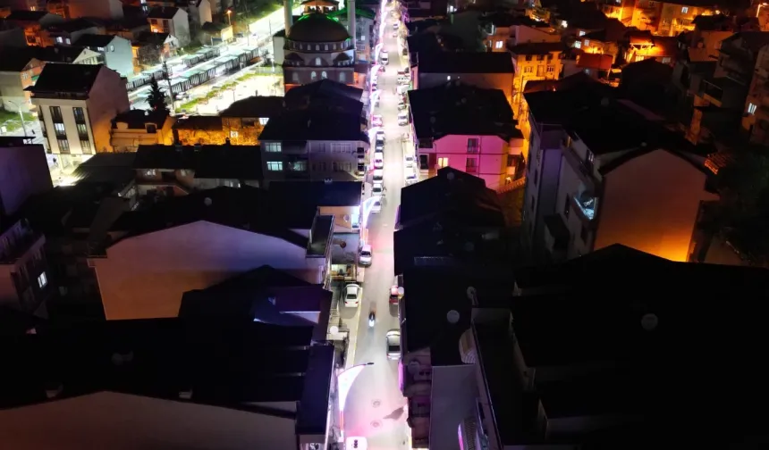 Kocaeli'de İzmit'te Başaran Caddesi modern görünümüne kavuştu