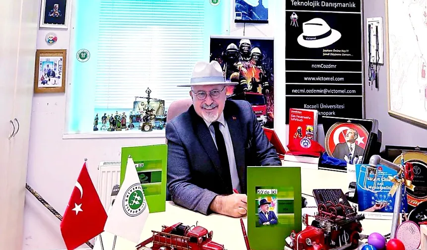 Necmi Özdemir'den 8. eser: '50'de İKİ' kitabı okuyucuyla buluştu