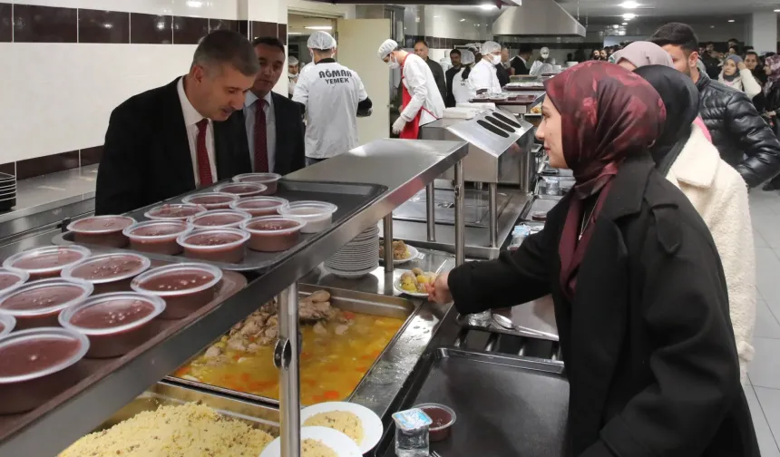 Ağrı'da Rektör Gülçin öğrencilerle buluştu