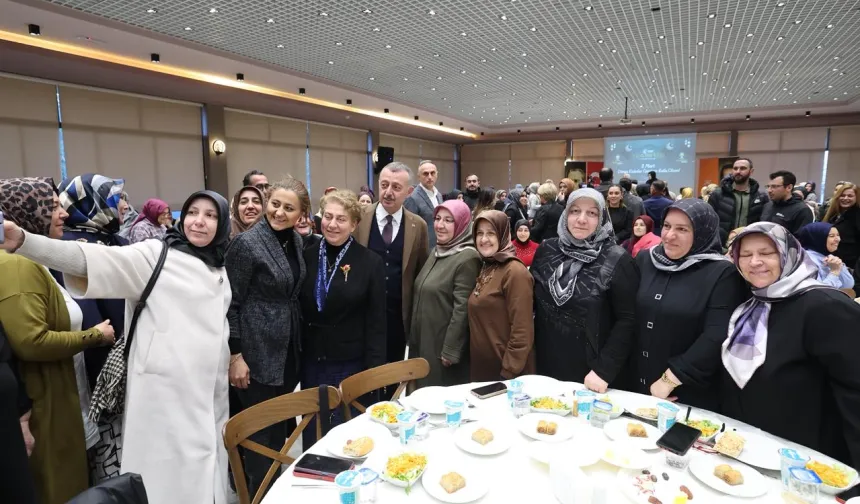 AK Partili kadınlardan 'Kardeşlik İftarı'