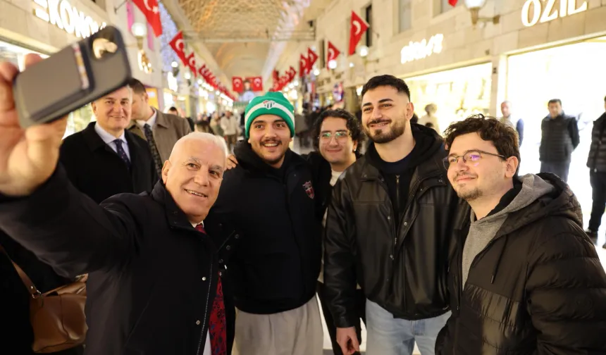 Bozbey çarşı esnafıyla bayramlaştı