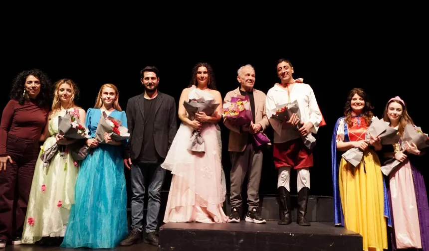 İstanbul Beylikdüzü'nde 3. Tiyatro Festivali tam not aldı