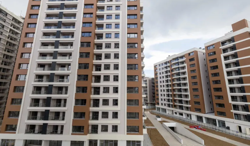 İzmir Örnekköy'deki kentsel dönüşümde anahtar teslim zamanı