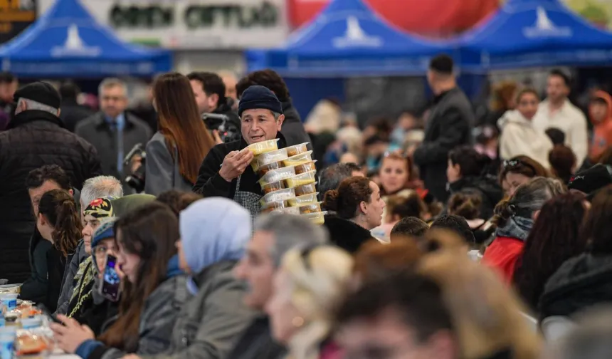 İzmir'de Balçovalılar aynı sofrada buluştu