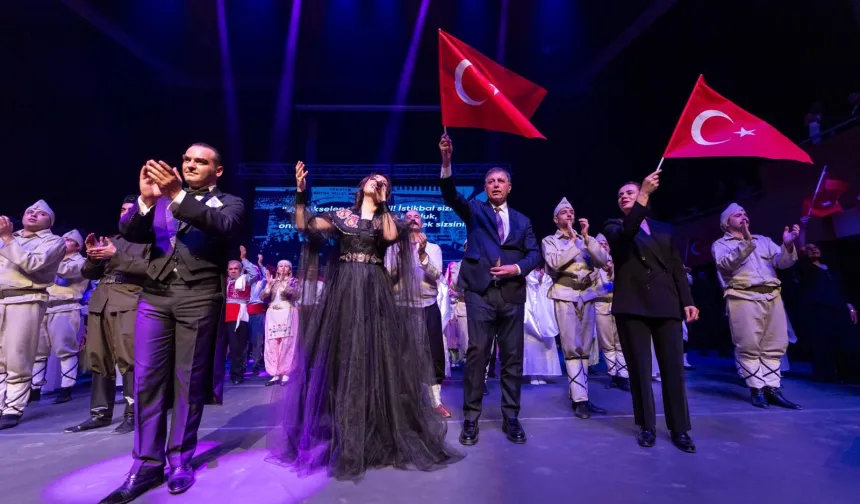 İzmir'de Çanakkale ruhu 'Uyan Memet' ile sahneye taşındı