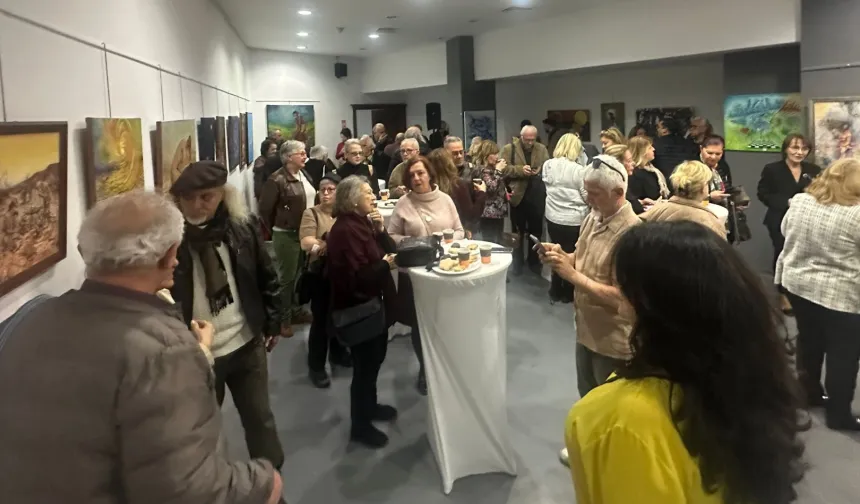 İzmir'de 'Doğa, Kadın ve Su' sergisi sanatseverlerle buluştu