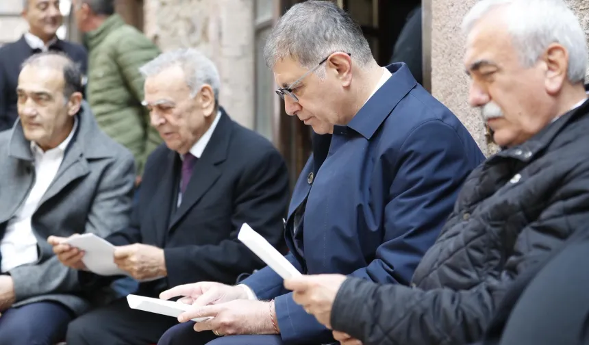 İzmir'de eski başkan Kocaoğlu'dan 'Meslek Fabrikası' desteği