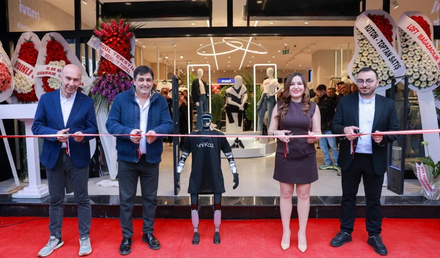 İzmit'in en büyük katlı mağazası 'Yeni Koza' açıldı