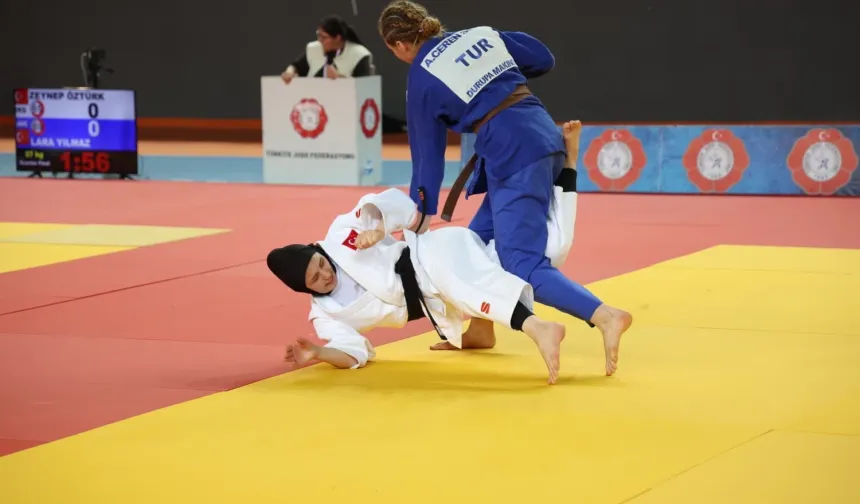Trabzon'da Judo Şampiyonası nefes kesti