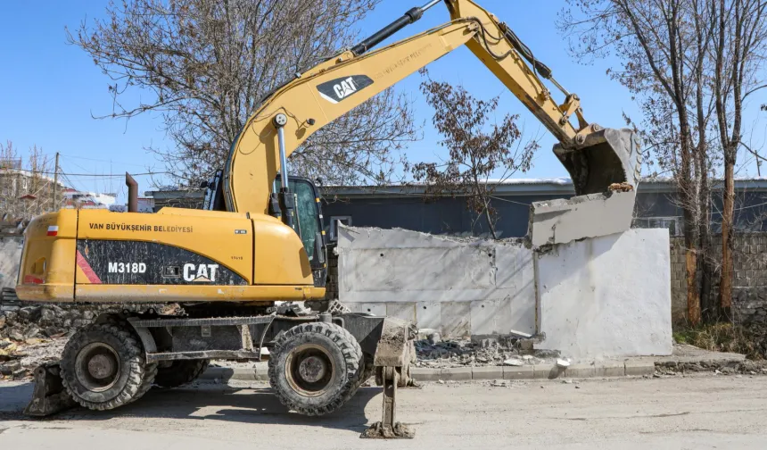 Van'da kaçak yapılara geçit yok