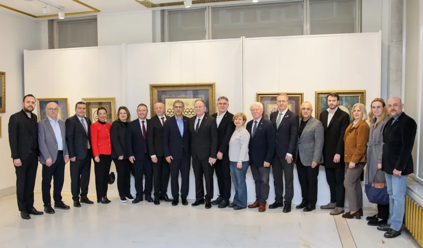 'Zer-i Nab' tezhip sergisi Bursa'da ziyarete açıldı