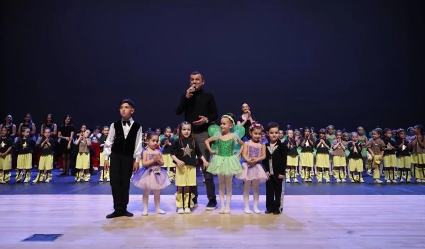 Denizli'de 23 Nisan etkinlikleri miniklerle başladı