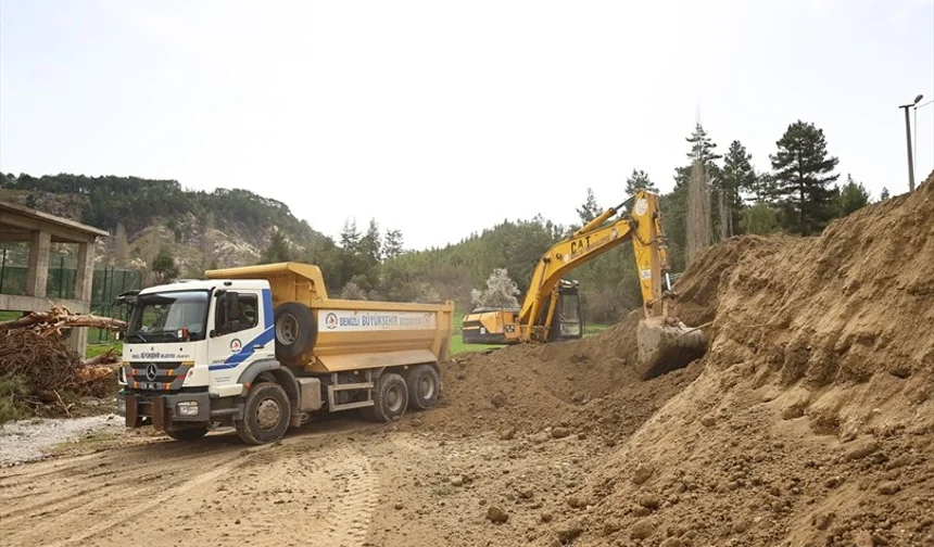 Denizli'de yol yatırımları hız kesmeden devam ediyor