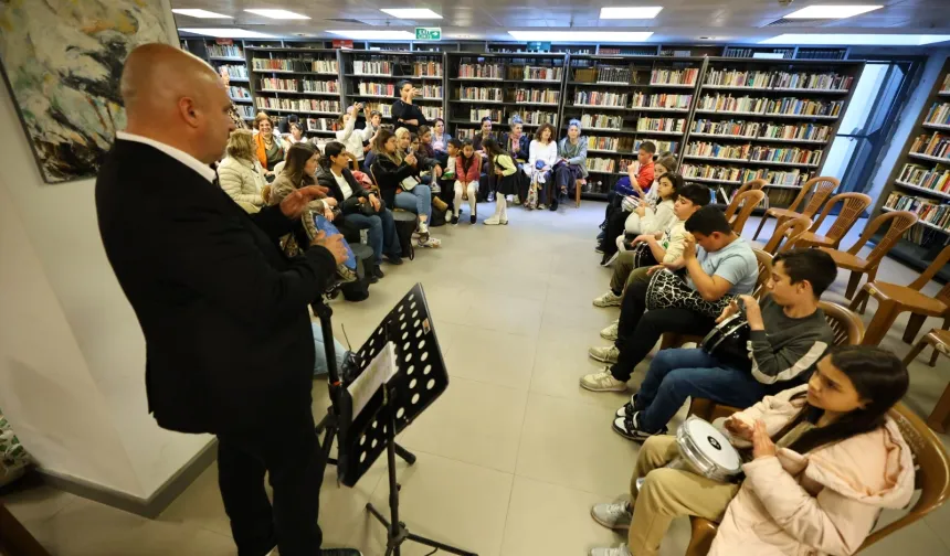 Efes Selçuk'ta müzik, resim ve yaratıcı drama bir arada