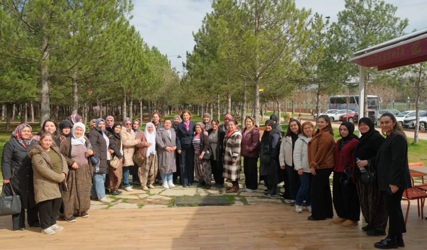 Eskişehir'de Mihalgazili kadınlar Başkan Ünlüce ile buluştu