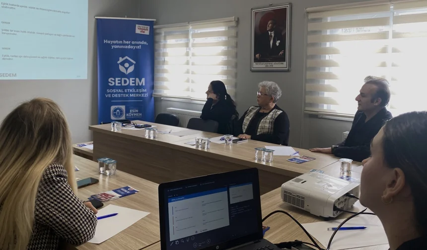 İstanbul Maltepe'de muhtarlara toplumsal cinsiyet eşitliği semineri