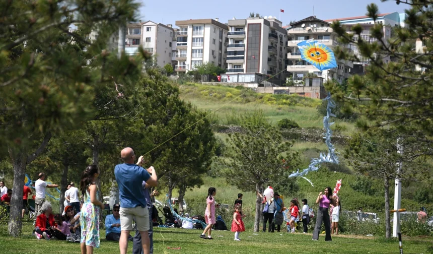 İzmir Bornova'da gökyüzü uçurtmalarla şenlenecek
