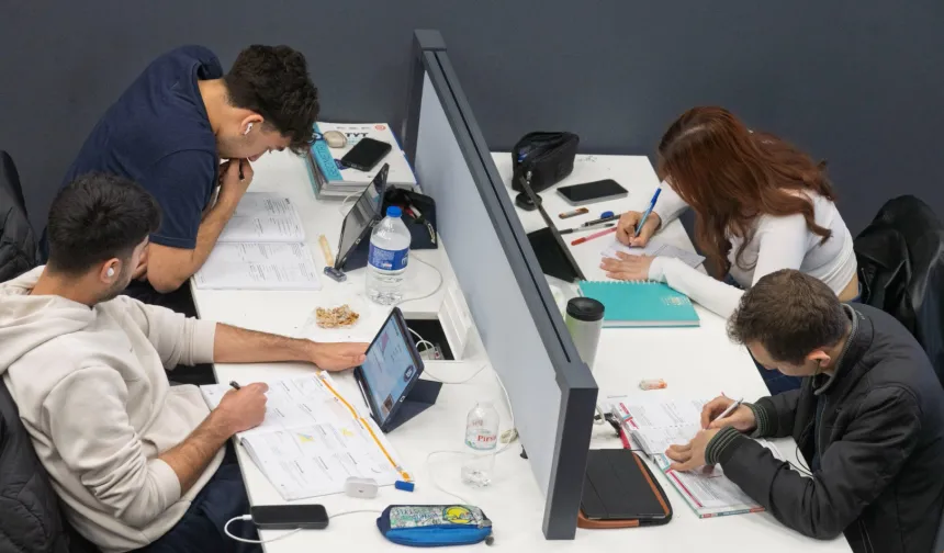 İzmir'in kütüphaneleri gençlere 'İyi Geldi'