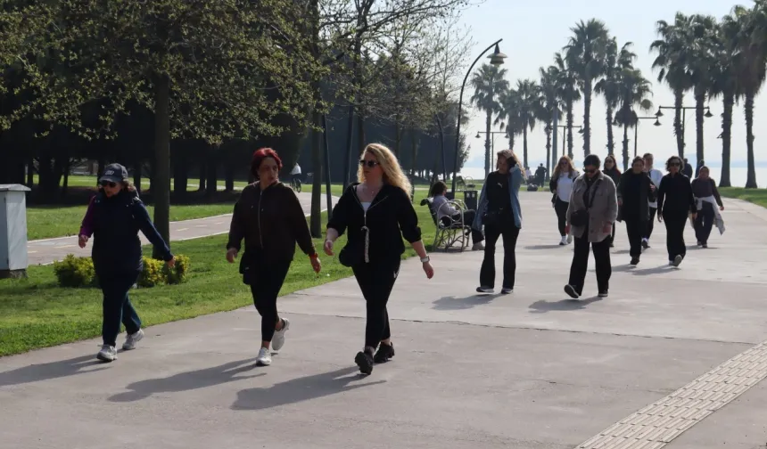 İzmitli kadınlar sağlık için yürüdü