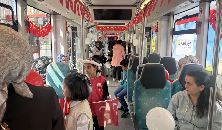 Kayseri Büyükşehir'in 'Çocuk Treni'ne büyük ilgi