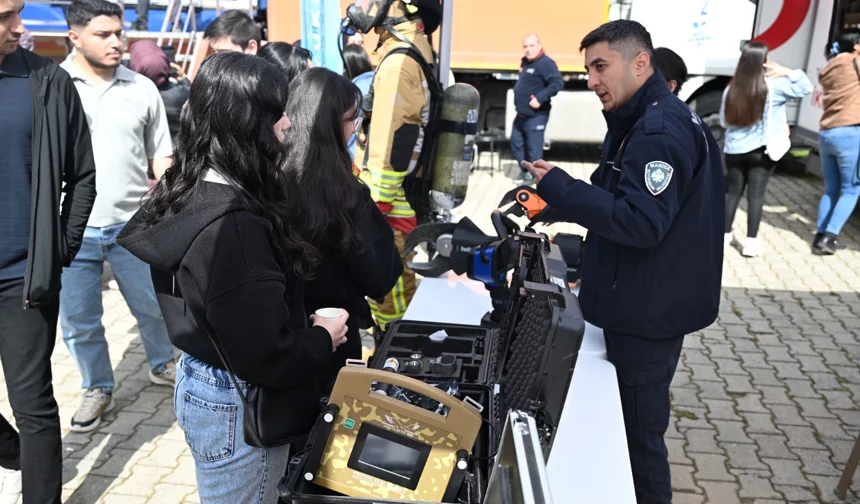 Manisa Büyükşehir'den 'Afetlerde İnsan Olmak' sempozyumuna destek