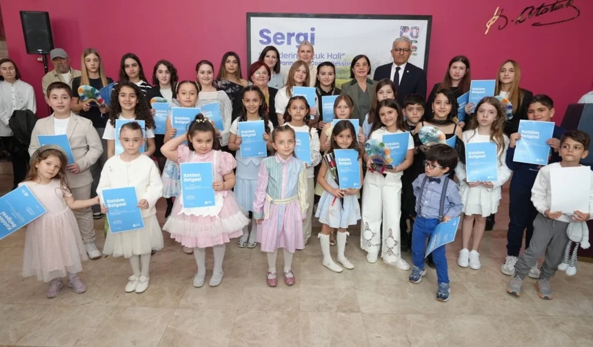 'Renklerin Çocuk Hali' sergisi açıldı