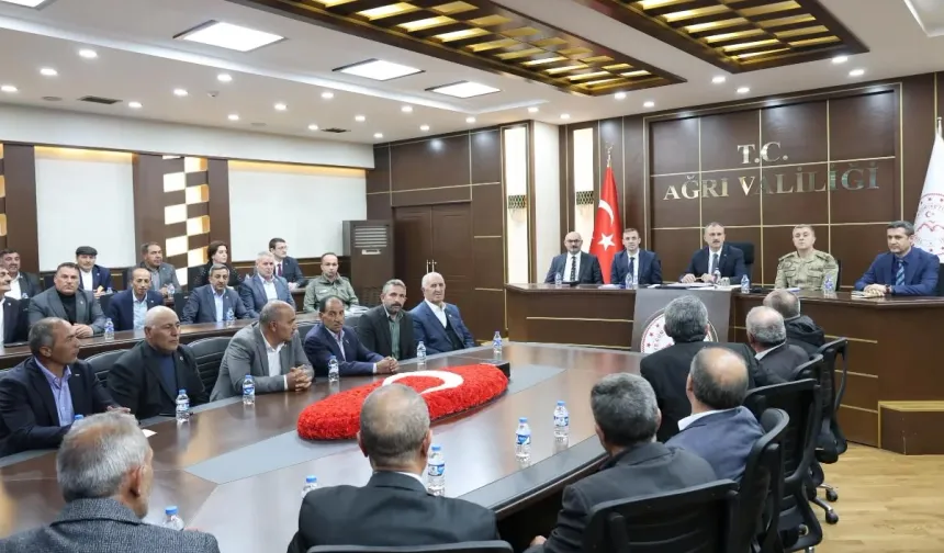 Ağrı Vali Bozkurt'tan köylere koordinasyon