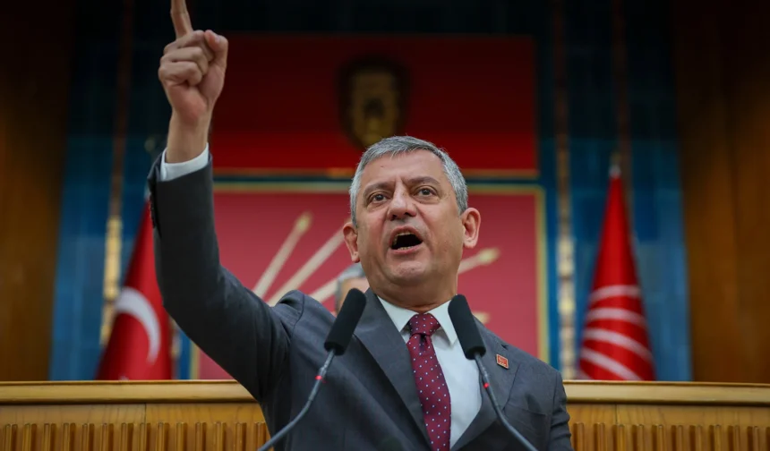 AK Parti'ye geçen Başkan Köksal'a 'Özel' tepki: CHP'nin kapısında yalvarma!