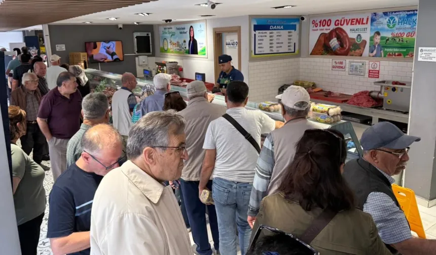 Aydın'da Halk Ege Et'te bayram indirimi yoğun ilgi gördü
